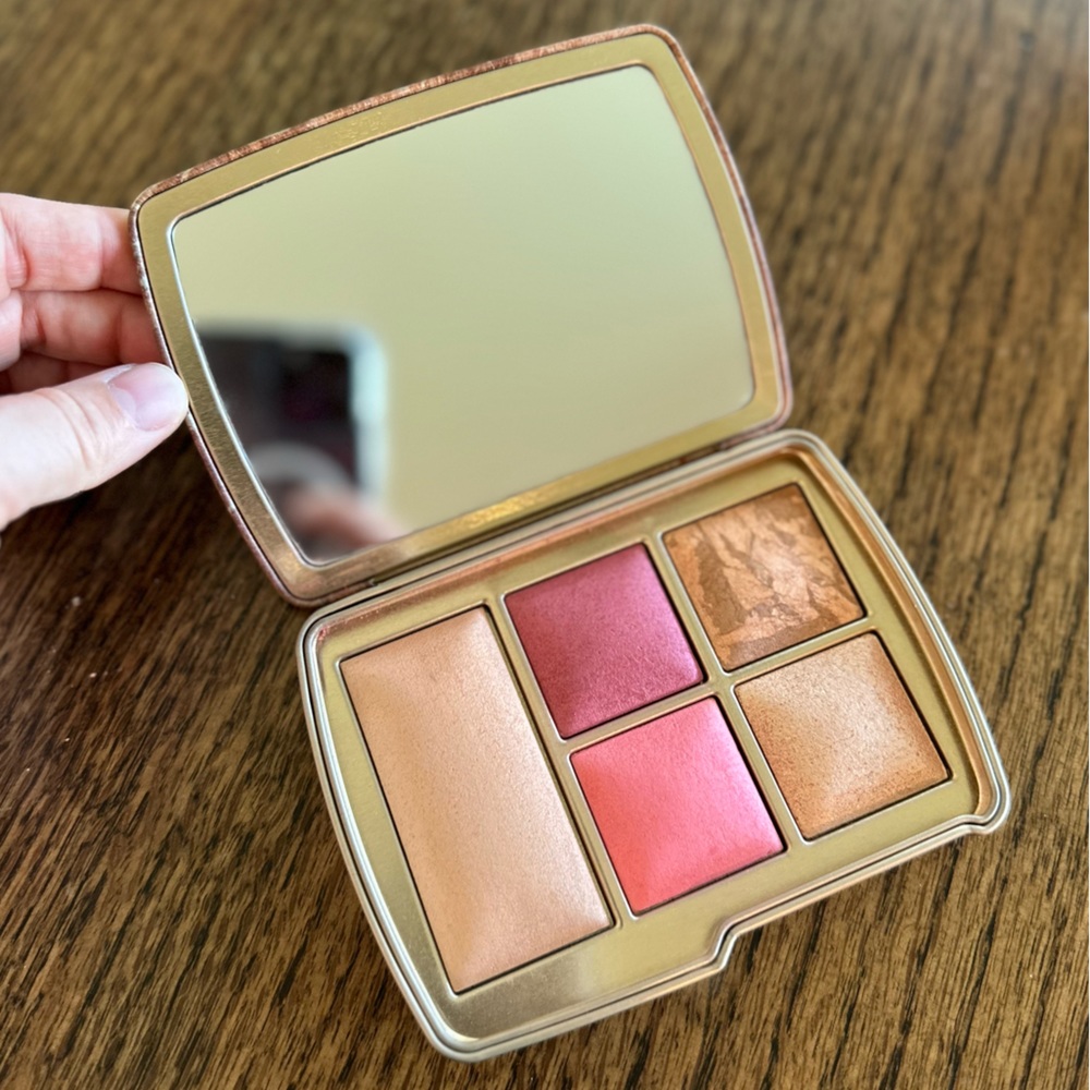 Hourglass Blush Palette